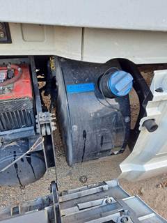 Volvo VNL Left DEF Tank