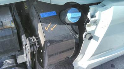 Volvo VNL Left DEF Tank