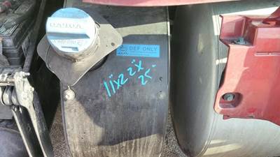 Volvo VNL Left DEF Tank