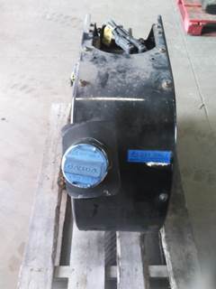 Volvo VNL Left DEF Tank