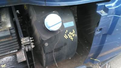 Volvo VNL Left DEF Tank