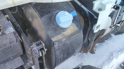 Volvo VNL Left DEF Tank