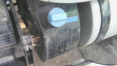 Volvo VNL Left DEF Tank