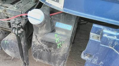 Volvo VNL Left DEF Tank