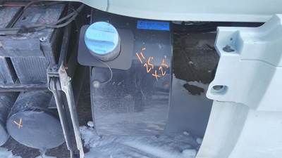 Volvo VNL Left DEF Tank