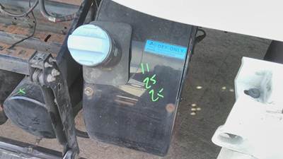 Volvo VNL Left DEF Tank