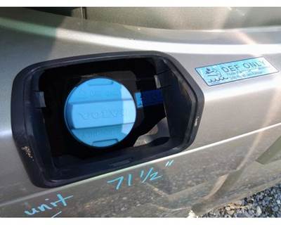 Volvo VNL Left DEF Tank