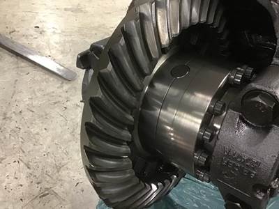 Eaton-Spicer 17060SR390 Rear Differential