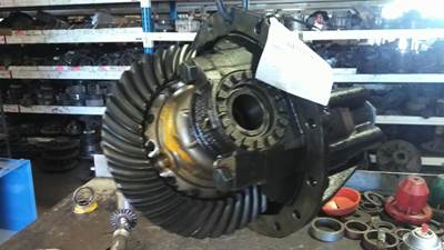 Eaton-Spicer S21140R557 Rear Differential