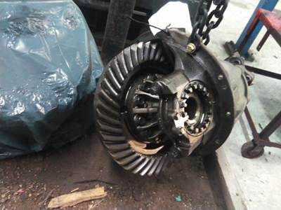 Isuzu NRR Rear Differential for a Isuzu NRRR512