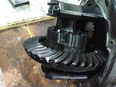 Meritor-Rockwell MR2014XR228 Rear Differential