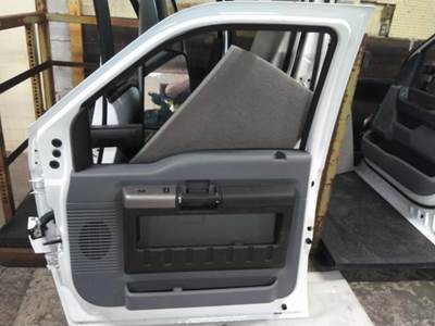 Ford Right Front Door Assembly for a Ford F550SD (SUPER DUTY) 2008-2016