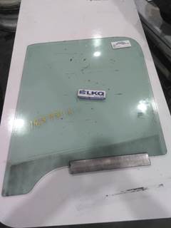 Freightliner Cascadia 113 Left Front Door Glass