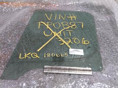 Freightliner Cascadia 113 Left Front Door Glass