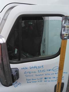 Freightliner Cascadia 125 Left Front Door Glass