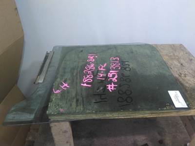 Freightliner Cascadia 125 Left Front Door Glass