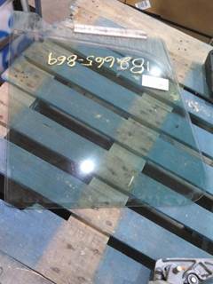 Freightliner Cascadia 125 Right Front Door Glass