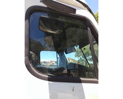 Freightliner Cascadia 125 Right Front Door Glass