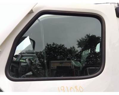 Freightliner Cascadia 126 Left Front Door Glass