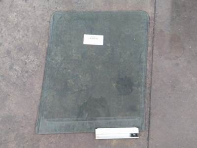 International ProStar Right Front Door Glass for a International PROSTAR 122