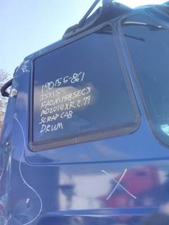 International ProStar Right Front Door Glass for a International PROSTAR 122