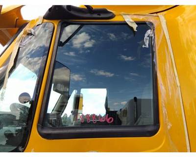 International ProStar Left Front Door Glass for a International PROSTAR 122