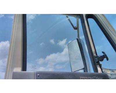International ProStar Left Front Door Glass for a International PROSTAR 122
