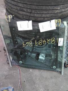 Kenworth T660 Left Front Door Glass