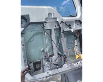 Mack Pinnacle CXU612 Left Front Door Glass for a Mack CXU612