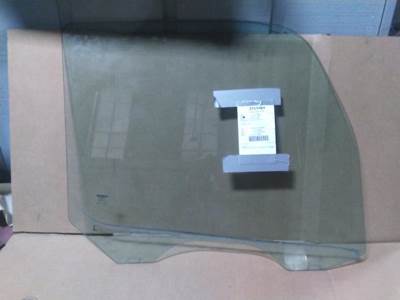 Peterbilt 579 Left Front Door Glass