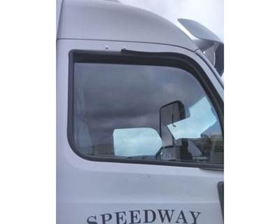 Peterbilt 579 Right Front Door Glass