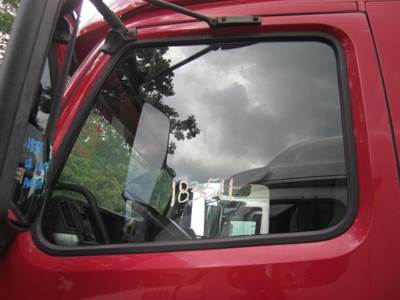 Volvo VNL Left Front Door Glass
