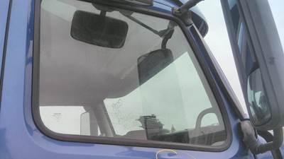 Volvo VNL Right Front Door Glass