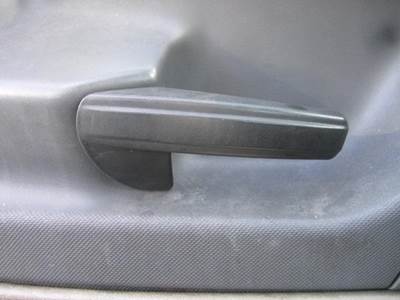Freightliner Cascadia 113 Left Door Handle