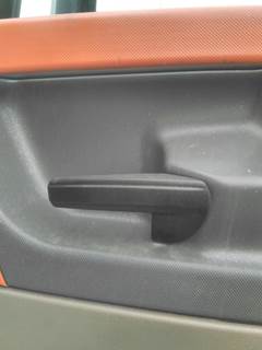 Freightliner Cascadia 125 Right Door Handle