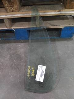 Freightliner Cascadia 113 Right Door Vent Glass