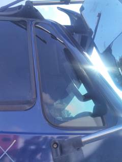 International ProStar Right Door Vent Glass for a International PROSTAR 122