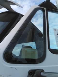 International ProStar Left Door Vent Glass for a International PROSTAR 122