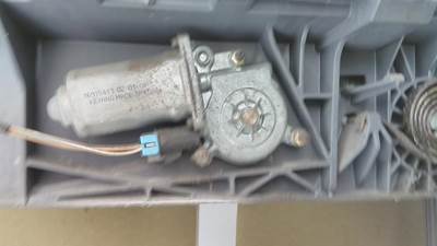 Freightliner Cascadia 113 Left Door Window Regulator