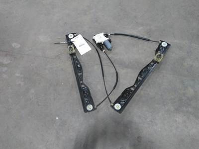 Freightliner Cascadia 126 Left Door Window Regulator