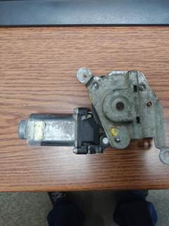 Freightliner Columbia 120 Right Door Window Regulator