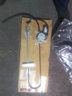 Kenworth T600 Right Door Window Regulator