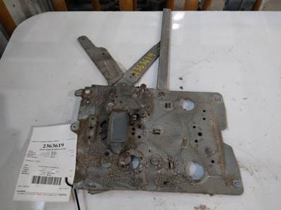 Volvo VNL Right Door Window Regulator
