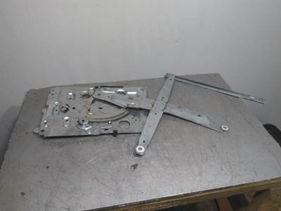 Volvo VNL Right Door Window Regulator