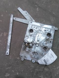 Volvo VNL Right Door Window Regulator