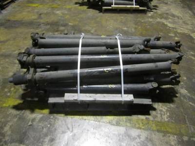 PALLET OF 20 
MEDIUM DRIVE SHAFTS 
**VARIOUS MAKES / MODELS** 