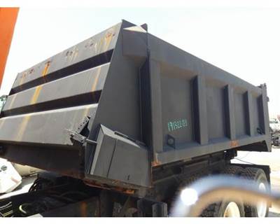 Sterling L7500 Dump Body