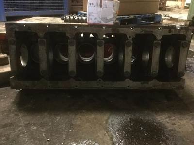 International DT466E Engine Block / Cylinder Block