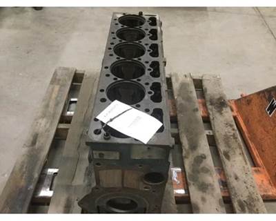 International DT466E Engine Block / Cylinder Block