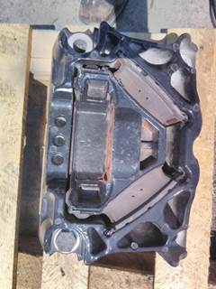 Detroit DD13 Engine Mount